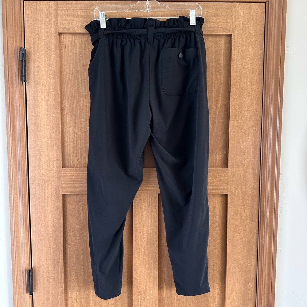 Athleta Black Skyline Paperbag Ankle Athletic Trousers Pants size 8 - Picture 5 of 14